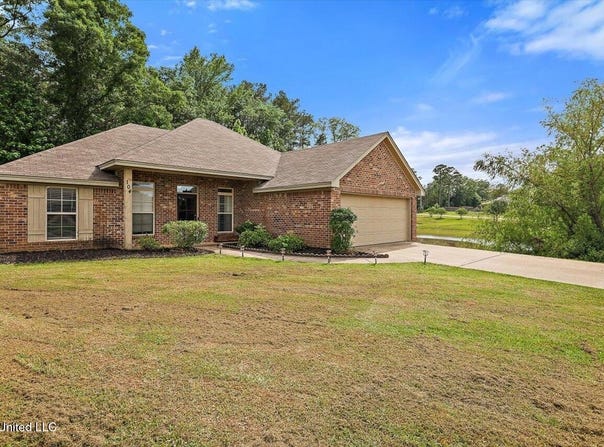 104 Greenfield Ridge Drive, Brandon, MS 39042