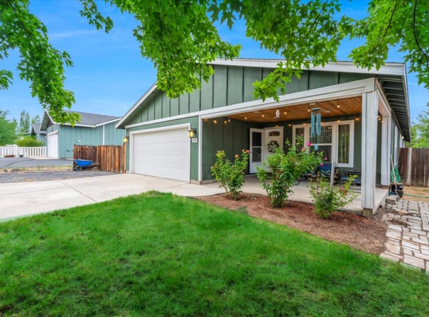 2555 SW Timber Avenue, Redmond, OR 97756