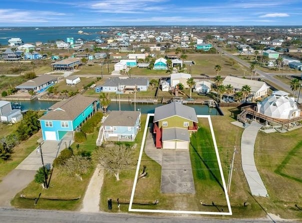 105 Copano Cove Road, ROCKPORT, TX 78382