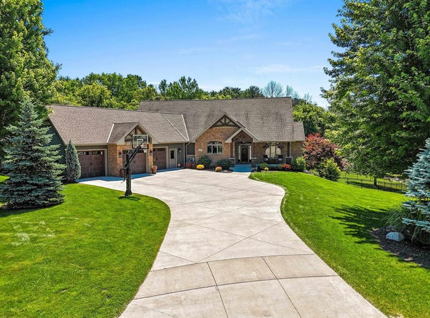 2592 REMINGTON Court, GREEN BAY, WI 54302-4432