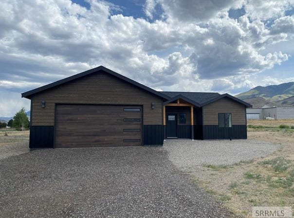810 Excelsior Lane, Challis, ID 83226