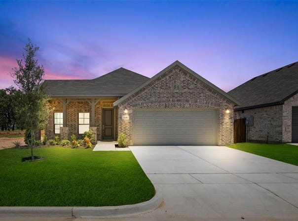 1148 Avery, Granbury, TX 76049
