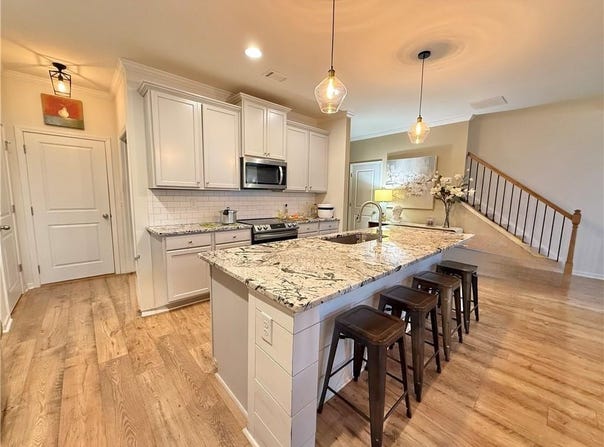 5613 Elmwood Lane, Flowery Branch, GA 30542