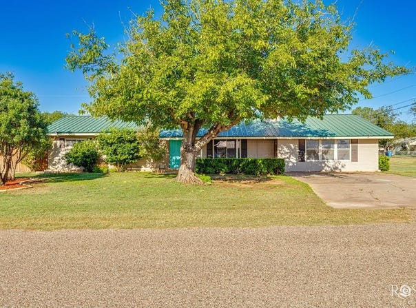 302 Key Street, Bronte, TX 76933