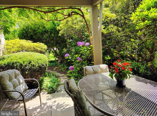 435 LAVEROCK ROAD, GLENSIDE, PA 19038