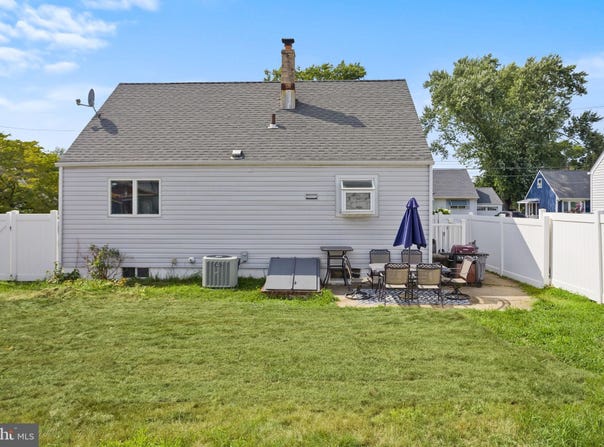 31 BALTUSROL STREET, HAMILTON, NJ 08690