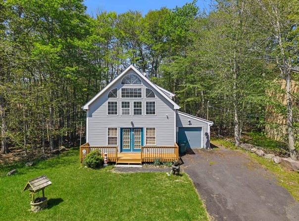 8208 Sunset Drive, Tobyhanna, PA 18466