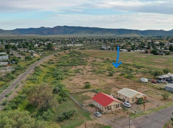 15th St, Alpine, TX 79830