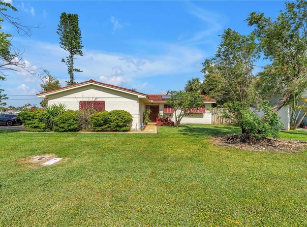 557 CRYSTAL DRIVE, MADEIRA BEACH, FL 33708