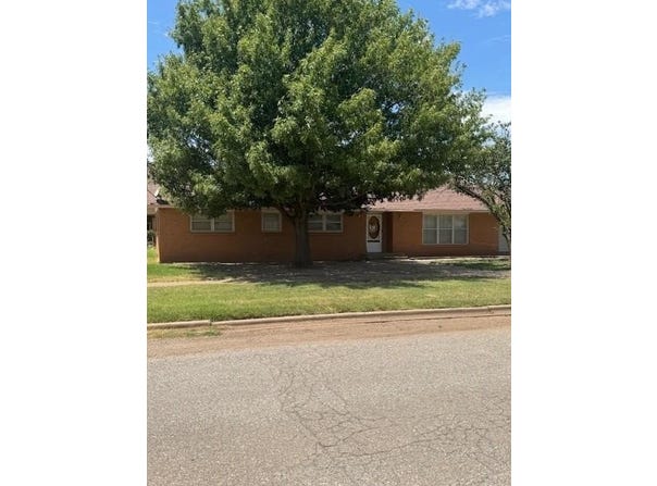 510 SHAW Street, Quanah, TX 79252