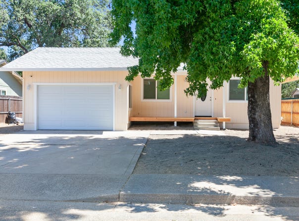2445 Toyon Street, Anderson, CA 96007