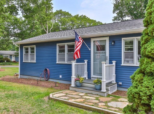 6 Januit Street, Sandwich, MA 02563