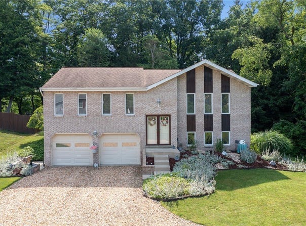 125 Irene Dr, Penn Twp, PA 15642