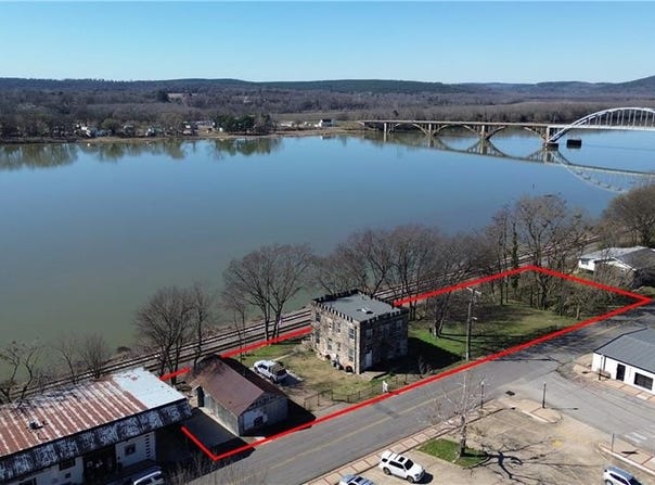 209 River  ST, Ozark, AR 72949