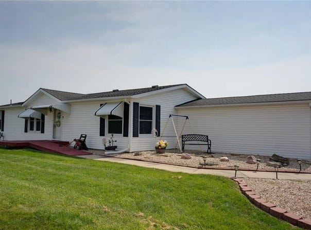 935 NE White Oaks Lane, Oak Grove, MO 64075