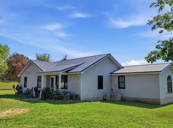 305 Woolsey Street, Mountain View, MO 65548