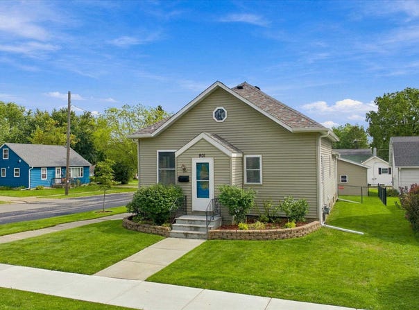 901 S ASH AVENUE, Marshfield, WI 54449