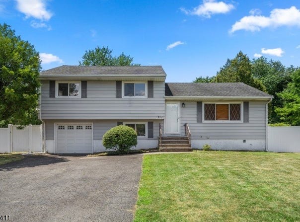 267 Church Ln, Wayne Twp., NJ 07470-3324