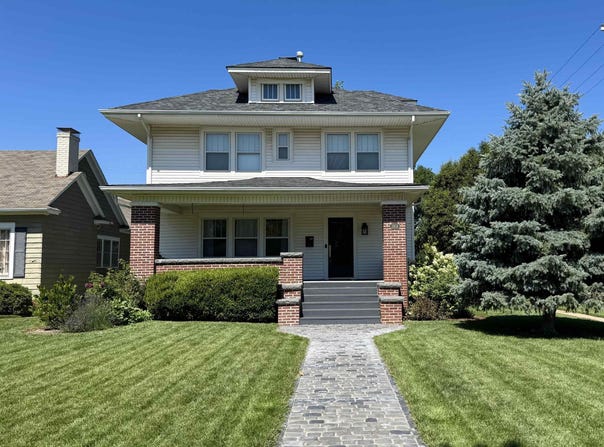 1919 N Main St, Hutchinson, KS 67502