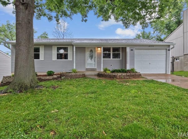 2794 Pinebrook Drive, Arnold, MO 63010