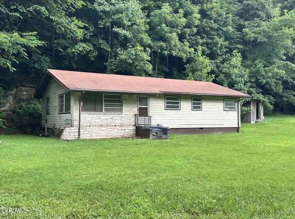 3985 Dickenson Highway, Clintwood, VA 24228