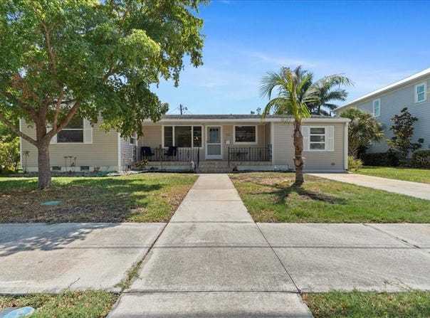 315 DURRANCE STREET, PUNTA GORDA, FL 33950