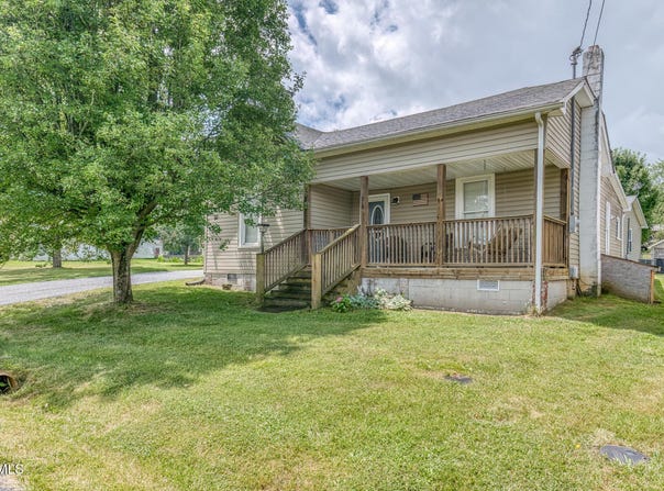 218 Kirkwood Street, Glade Spring, VA 24340
