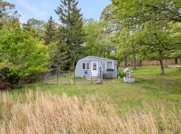 5 Scottys Lane, West Tisbury, MA 02575