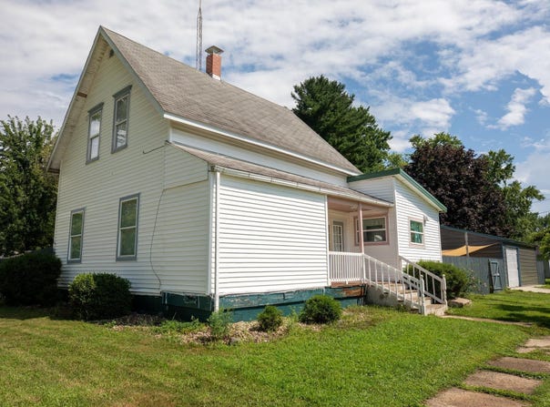 423 Pierce Street, Plymouth, IN 46563-2609