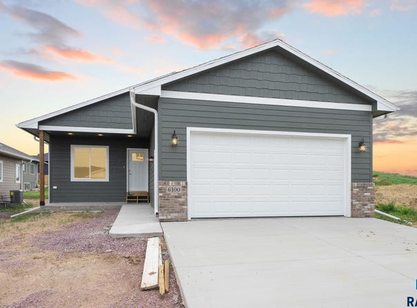6100 N Seubert Ave, Sioux Falls, SD 57104