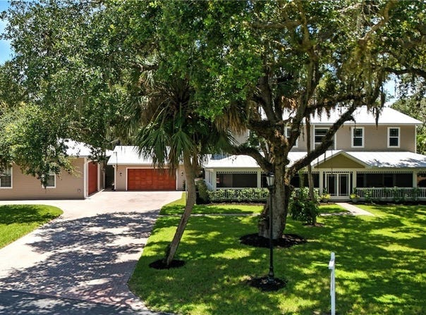 16461 Oakview Circle, Alva, FL 33920
