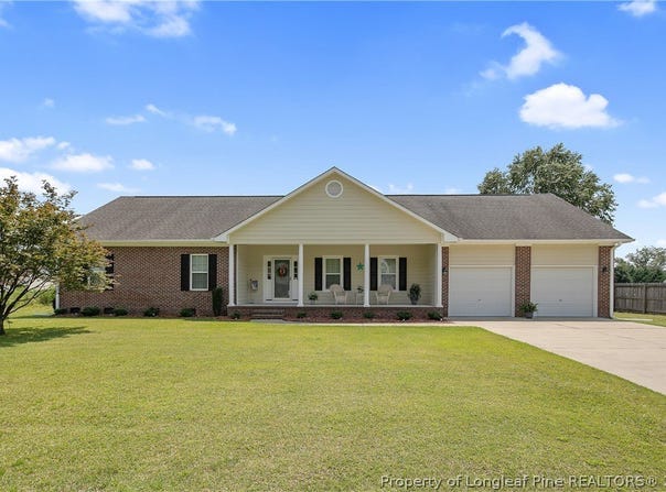 1916 Pineville Drive, Hope Mills, NC 28348