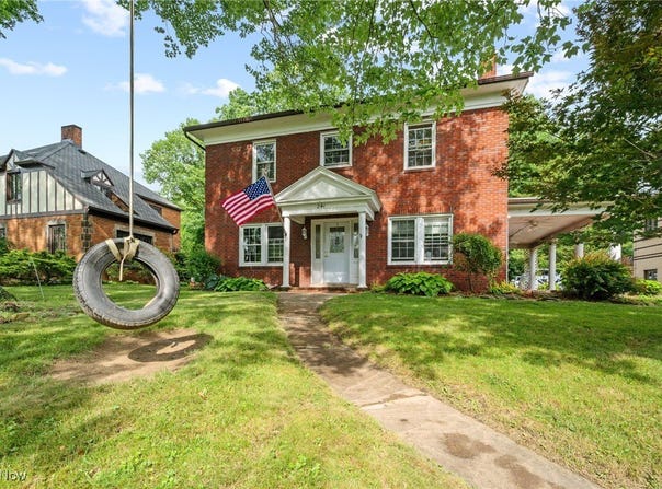 241 N College Street, Newcomerstown, OH 43832