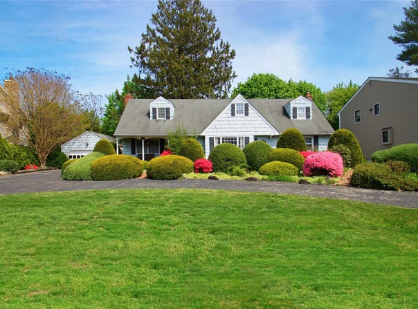217 Whitehall Boulevard, Garden City, NY 11530