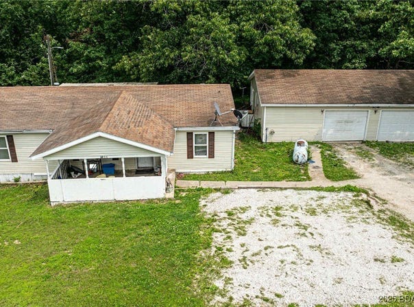 23417 Hwy TT, Versailles, MO 65084