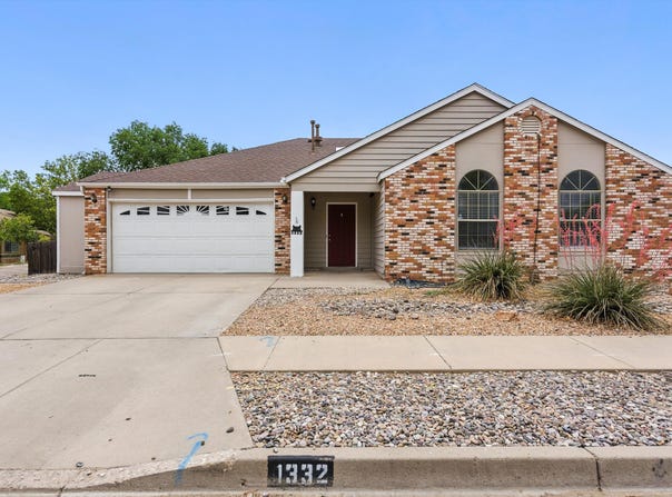 1332 ELKSLIP Drive NE, Rio Rancho, NM 87144