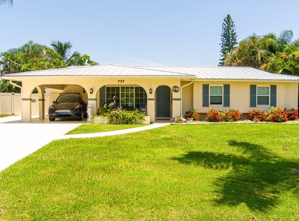 777 SE Arton Lane, Port Saint Lucie, FL 34983