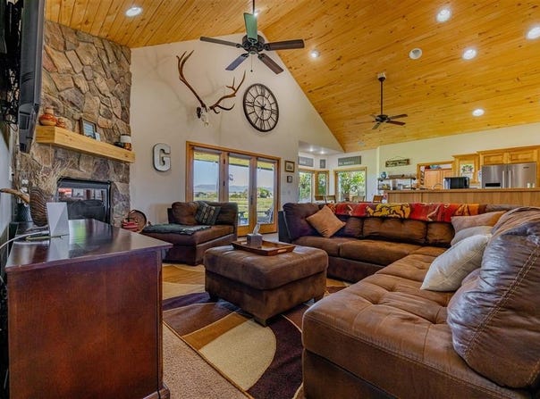28 Caboose Ln, Cody, WY 82414
