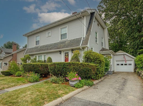 118 Carroll Ave, Brockton, MA 02301