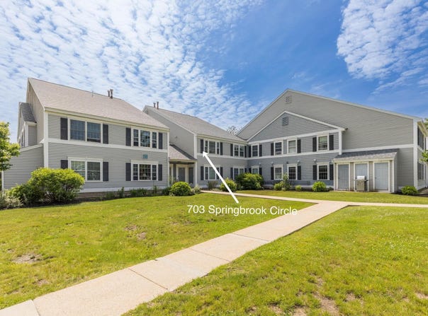 703 Springbrook Circle, Portsmouth, NH 03801