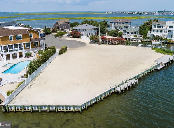 41 HOLLY DRIVE, LONG BEACH TOWNSHIP, NJ 08008