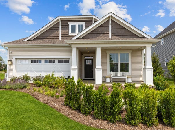 100 Piper Glen Avenue, Oswego, IL 60543