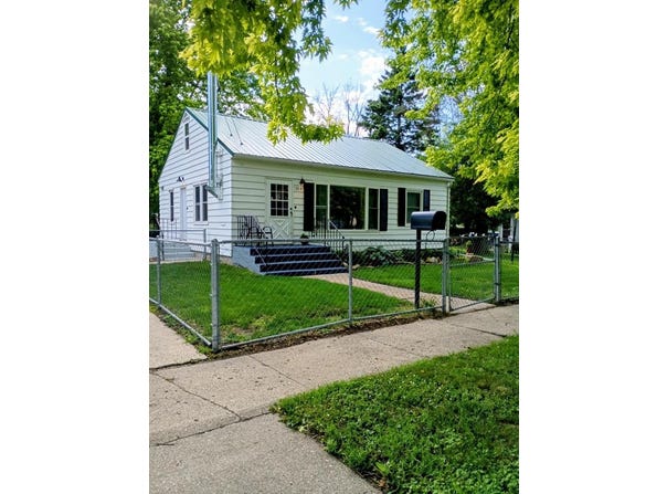 704 Des Moines, Rolfe, IA 50581