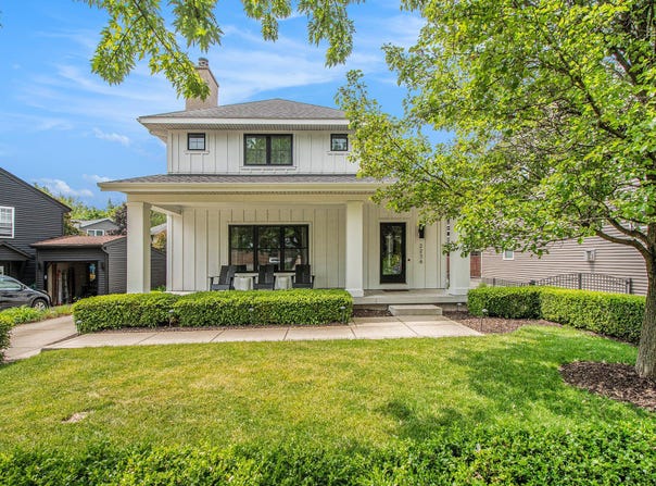 2234 Lake Drive SE, East Grand Rapids, MI 49506
