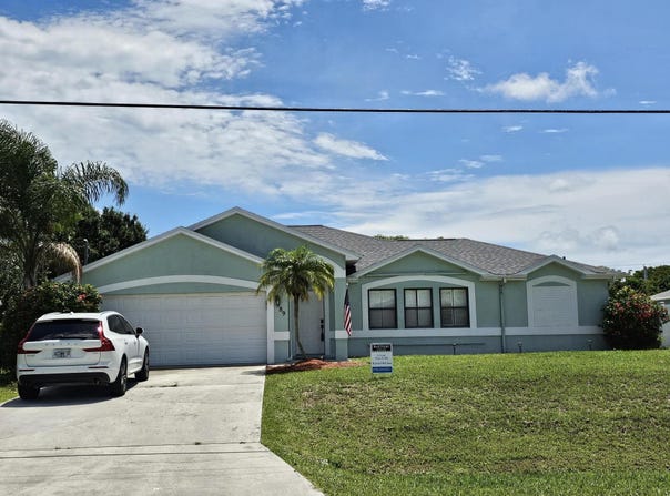 389 SE Whitmore Drive, Port Saint Lucie, FL 34984