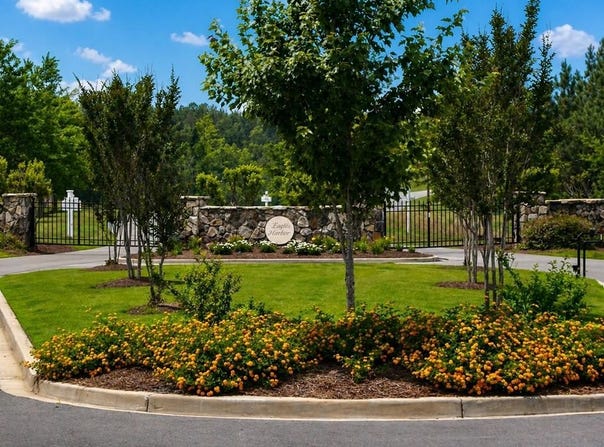 729 Eagles Harbor Dr, Hodges, SC 29653
