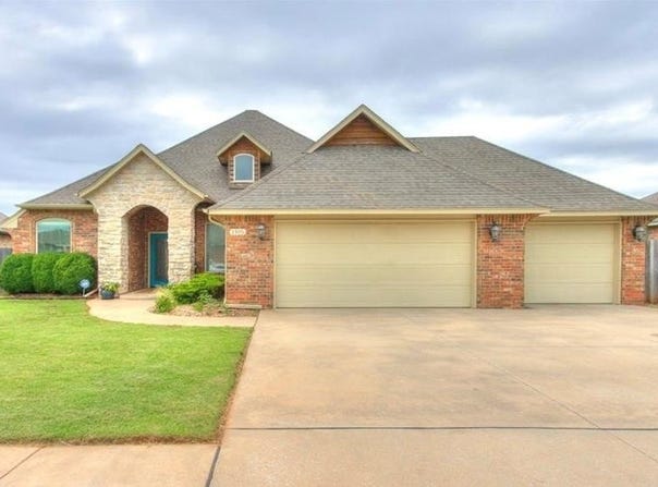 1105 Julies Trail, Moore, OK 73160