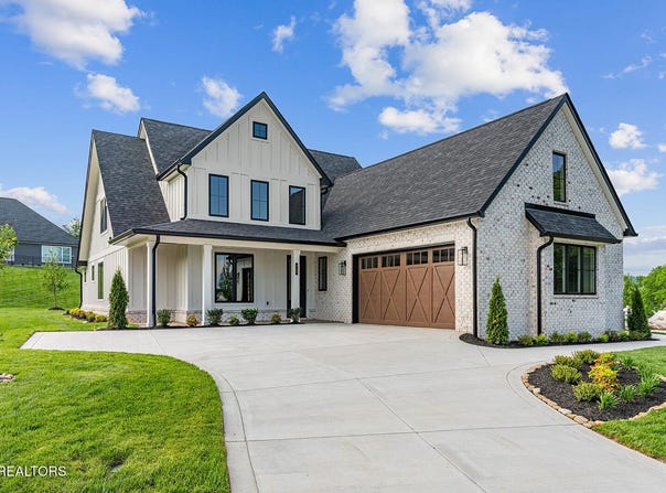 922 Eagle Point Drive, Loudon, TN 37774