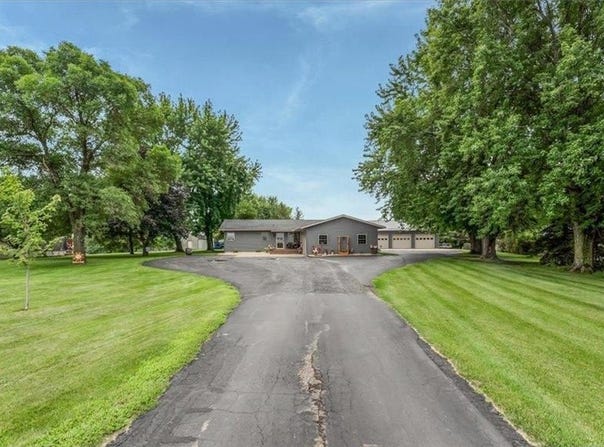 40725 State Highway 28, Sauk Centre, MN 56378