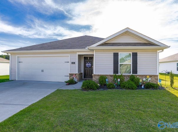 121 Syd Road, Owens Cross Roads, AL 35763